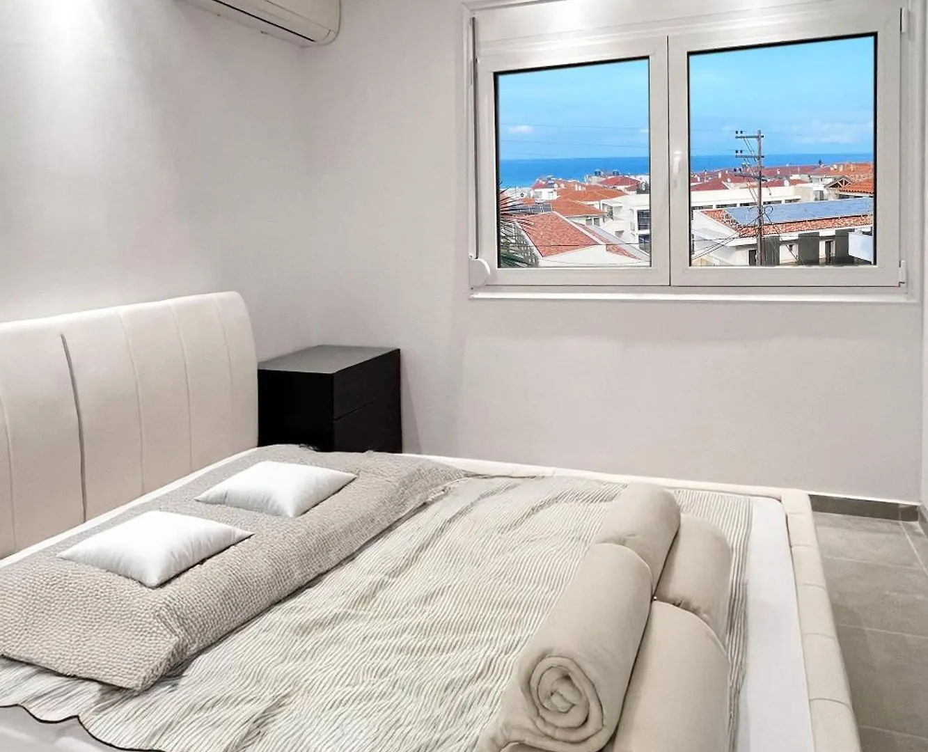 Rona Vista Suites Sea View Modern Living Polychrono Apartment