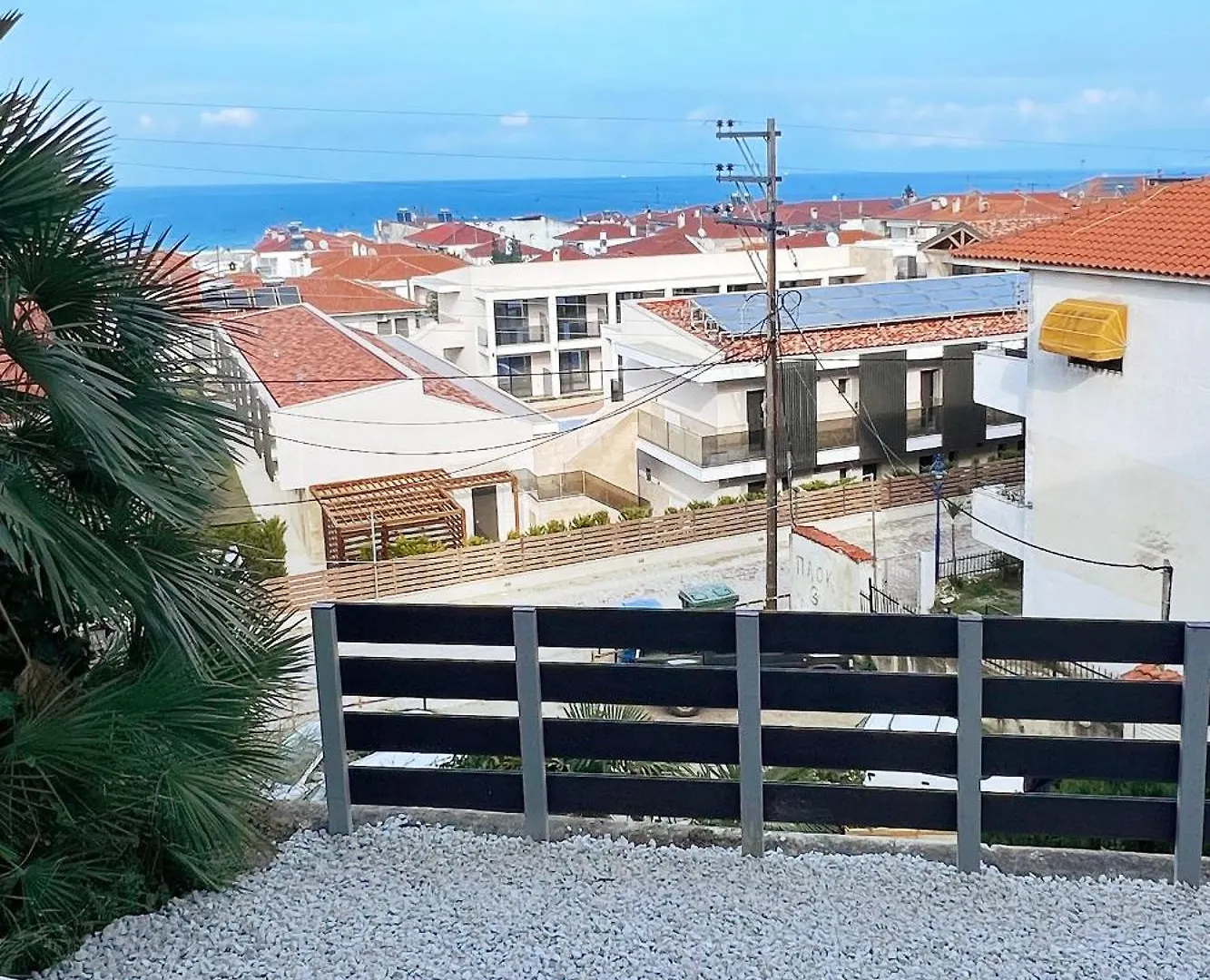 Rona Vista Suites Sea View Modern Living Polychrono